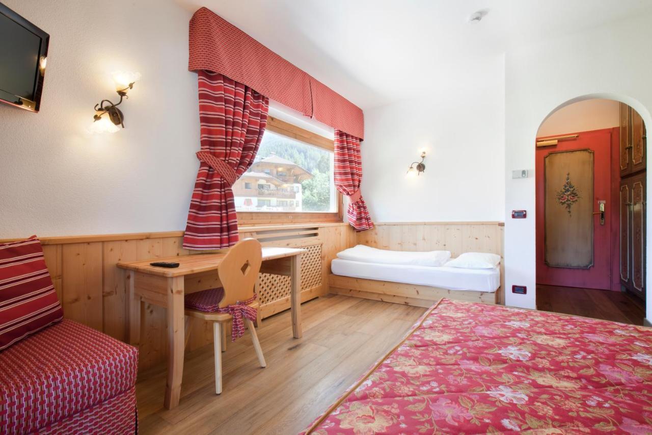 Resort Dolce Casa - Family & Spa Hotel Моена Стая снимка